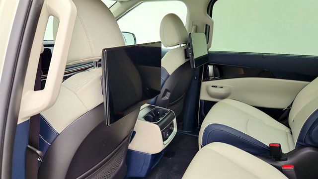 2025 Kia Carnival SX Prestige w/ Dual Rear Entertainment & VIP 2nd Row Seats - 23006874 - 22