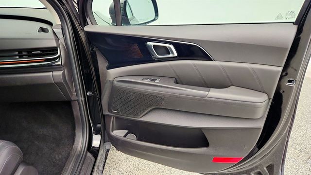 2025 Kia Carnival SX Prestige w/ VIP Lounge Seating & Ambient Lighting - 23011304 - 27