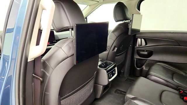 2025 Kia Carnival Hybrid SX FWD Dark Edition w/ Rear Seat Entertainment & Tow Hitch - 23089843 - 23