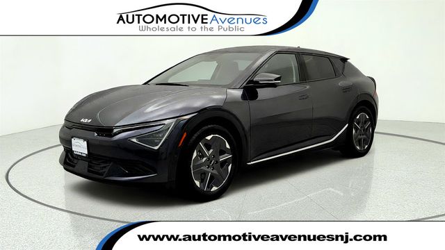 2025 Kia EV6 Light Long Range RWD w/ Technology Package - 23049674 - 0