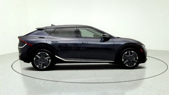 2025 Kia EV6 Light Long Range RWD w/ Technology Package - 23049674 - 3