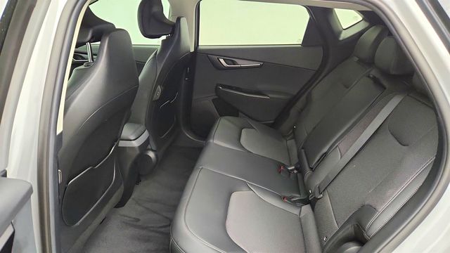 2025 Kia EV6 Light Long Range RWD w/ Technology Package - 23032625 - 18