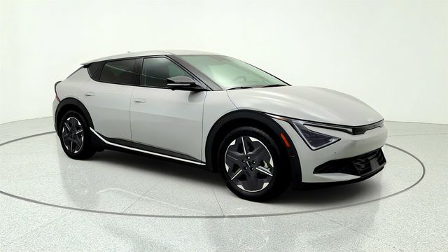 2025 Kia EV6 Light Long Range RWD w/ Technology Package - 23032625 - 2