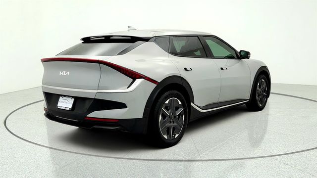 2025 Kia EV6 Light Long Range RWD w/ Technology Package - 23032625 - 4