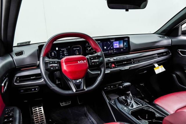 2025 Kia K4 GT-Line Turbo AT's photo