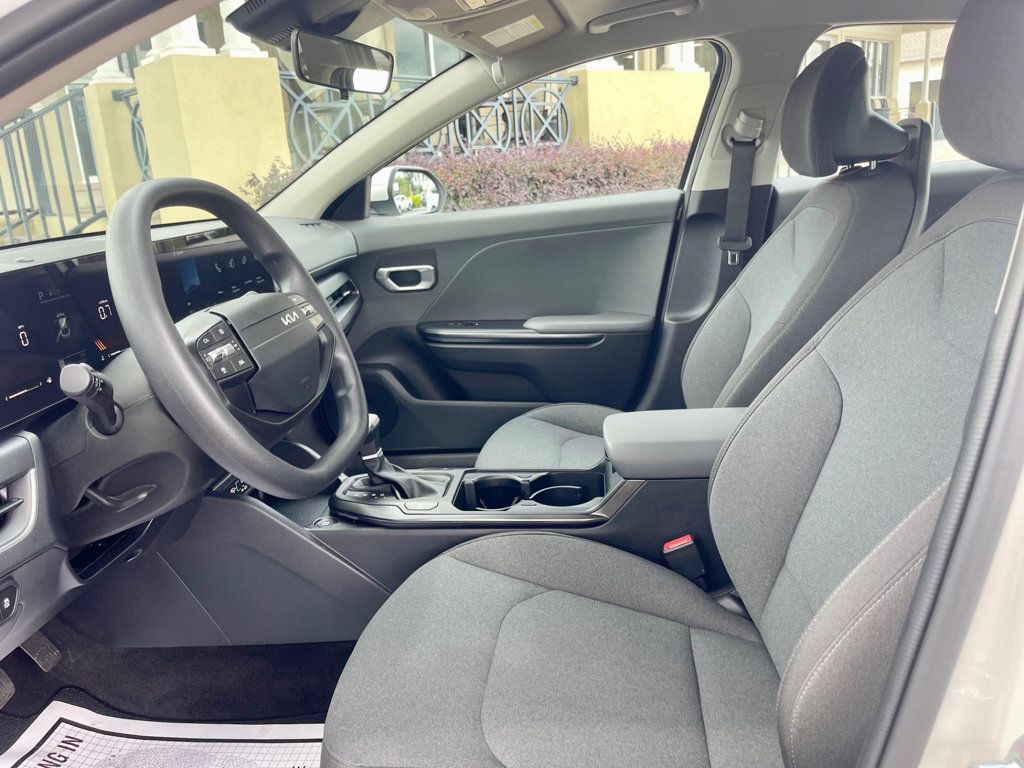 2025 Kia K4 LX photo 10