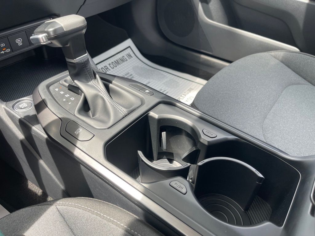 2025 Kia K4 LX photo 14
