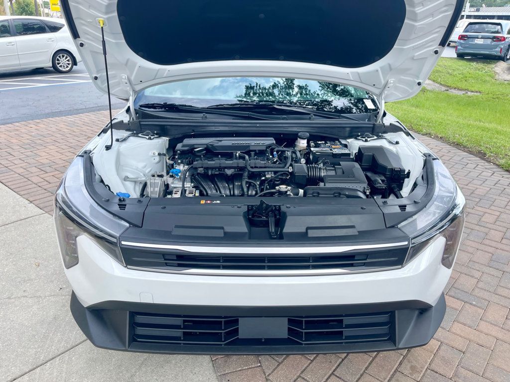 2025 Kia K4 LX photo 16
