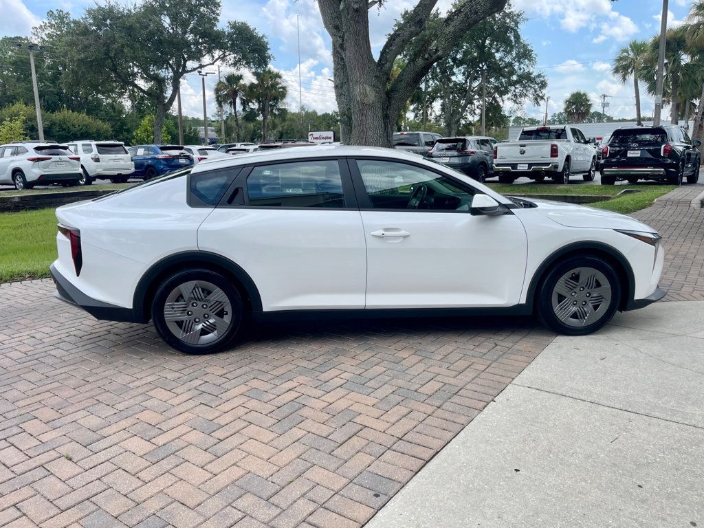 2025 Kia K4 LX photo 6