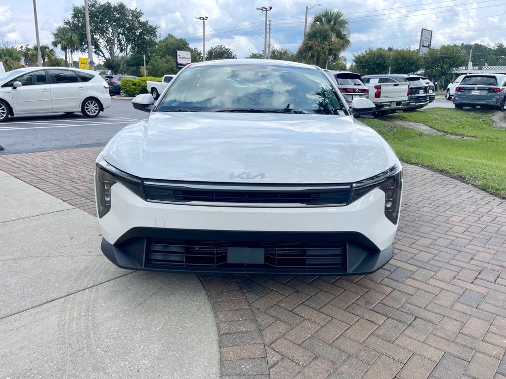 2025 Kia K4 LX photo 8