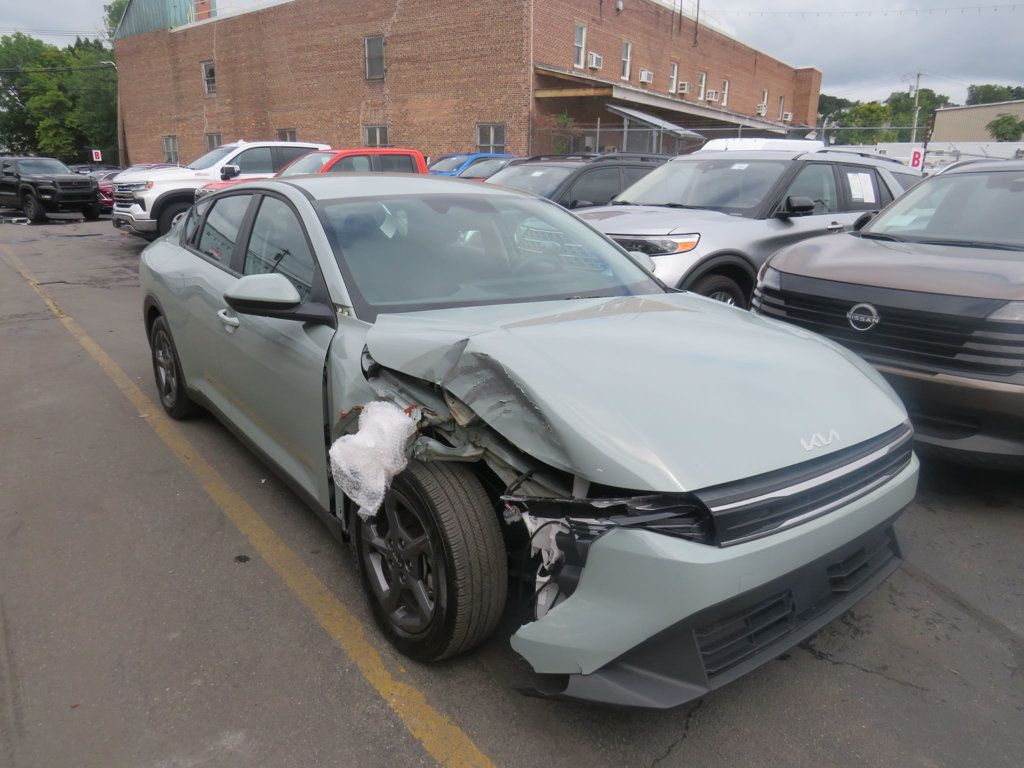 Kia K4 photo 3