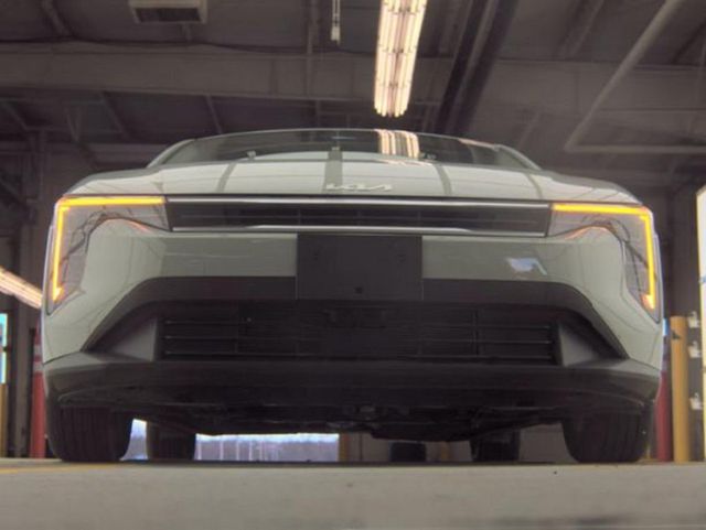 2025 Kia K4 LXS FWD - 23000771 - 3