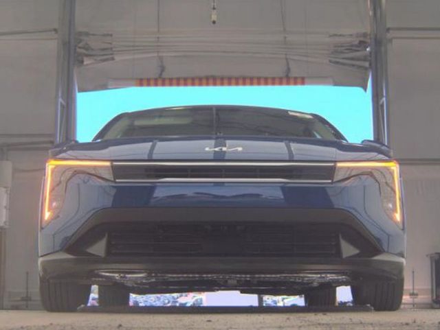 2025 Kia K4 LXS FWD - 23034276 - 3
