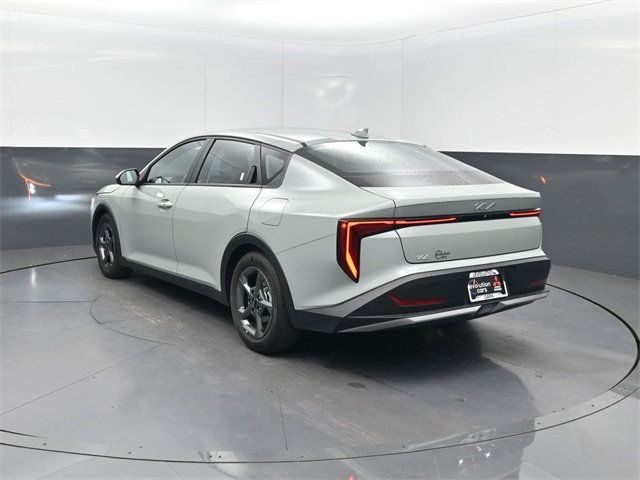 2025 Kia K4 LXS photo 3
