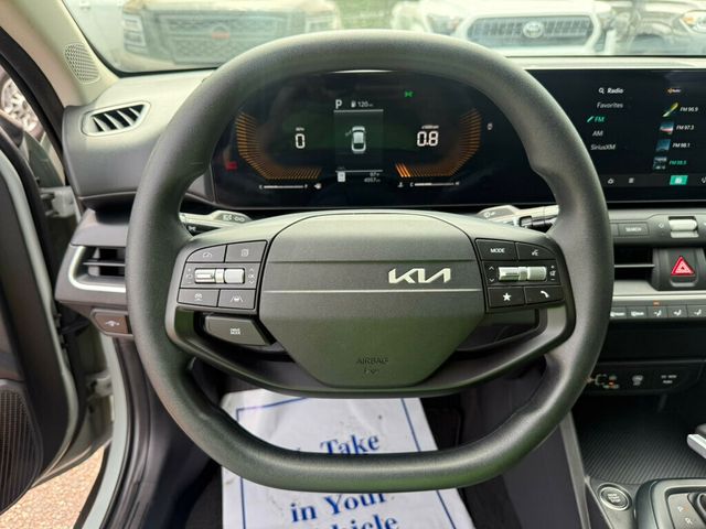 2025 Kia K4 LXS AT's photo