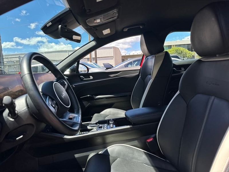 2025 Kia K5 GT-Line photo 11