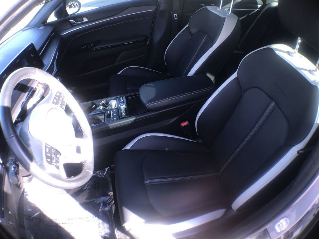 2025 Kia K5 GT-Line photo 12
