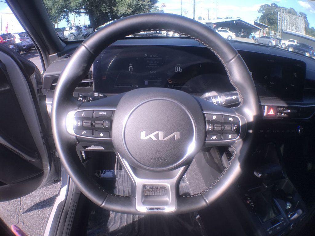 2025 Kia K5 GT-Line photo 13