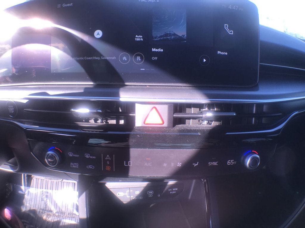 2025 Kia K5 GT-Line photo 17