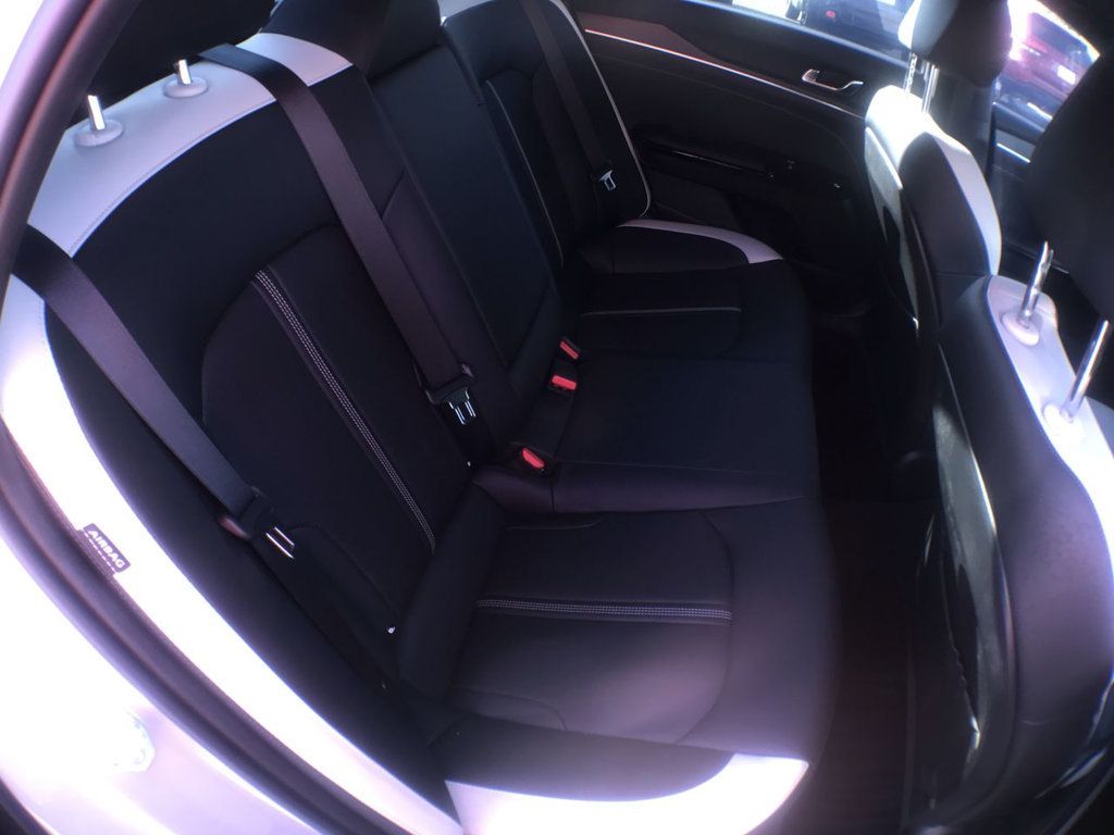 2025 Kia K5 GT-Line photo 19