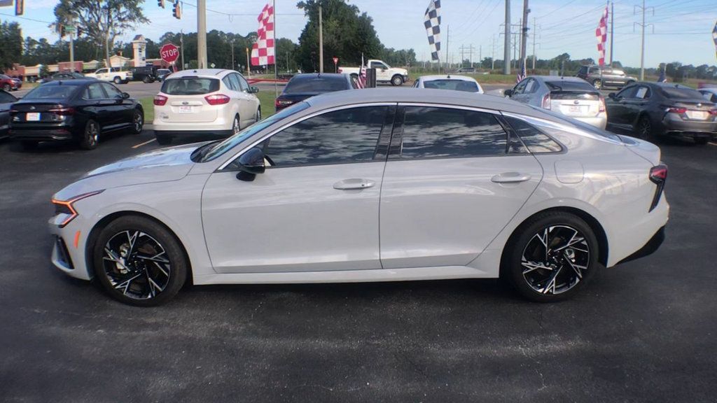 2025 Kia K5 GT-Line photo 5