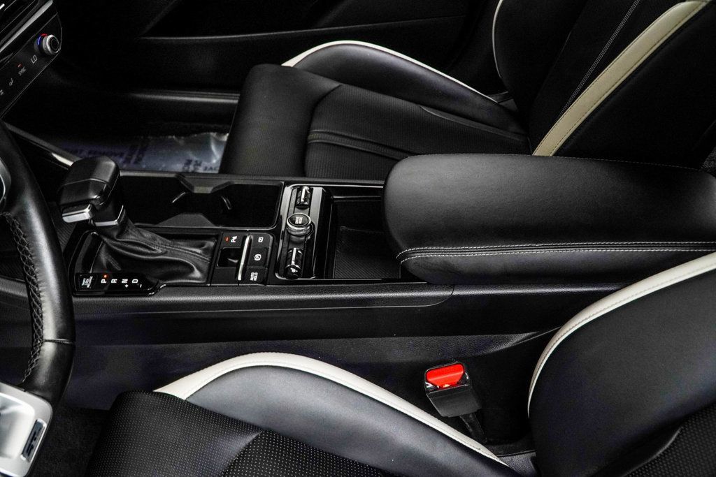 2025 Kia K5 GT-Line photo 16