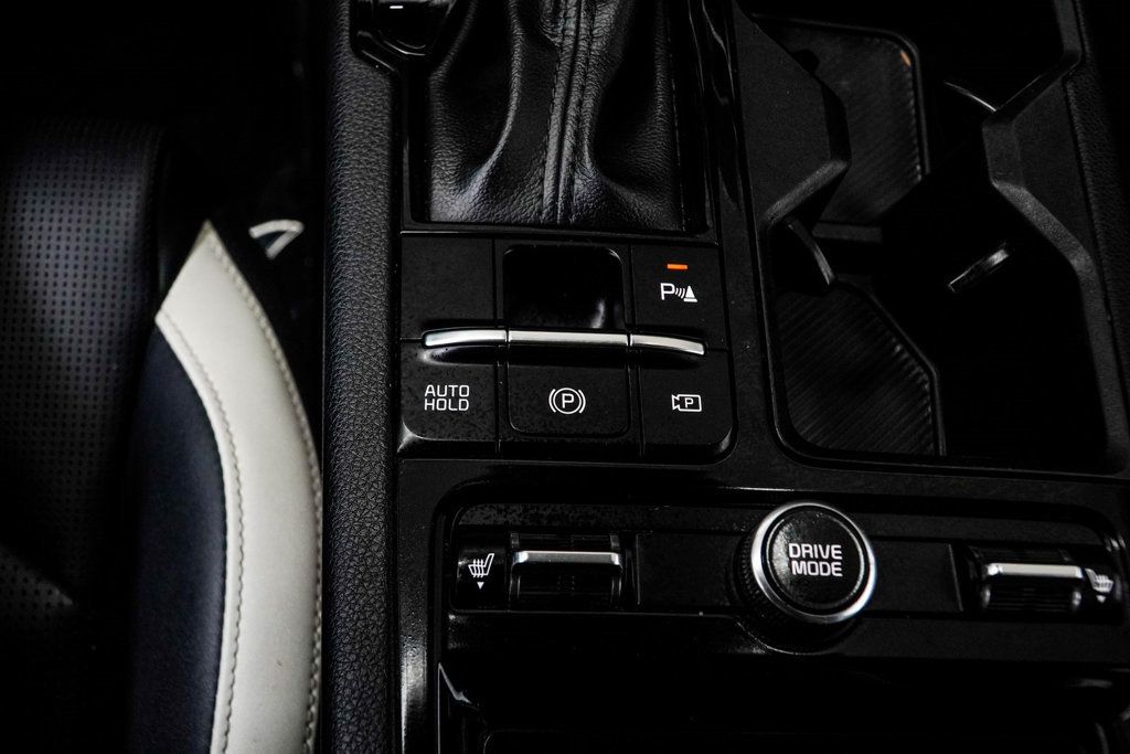 2025 Kia K5 GT-Line photo 17