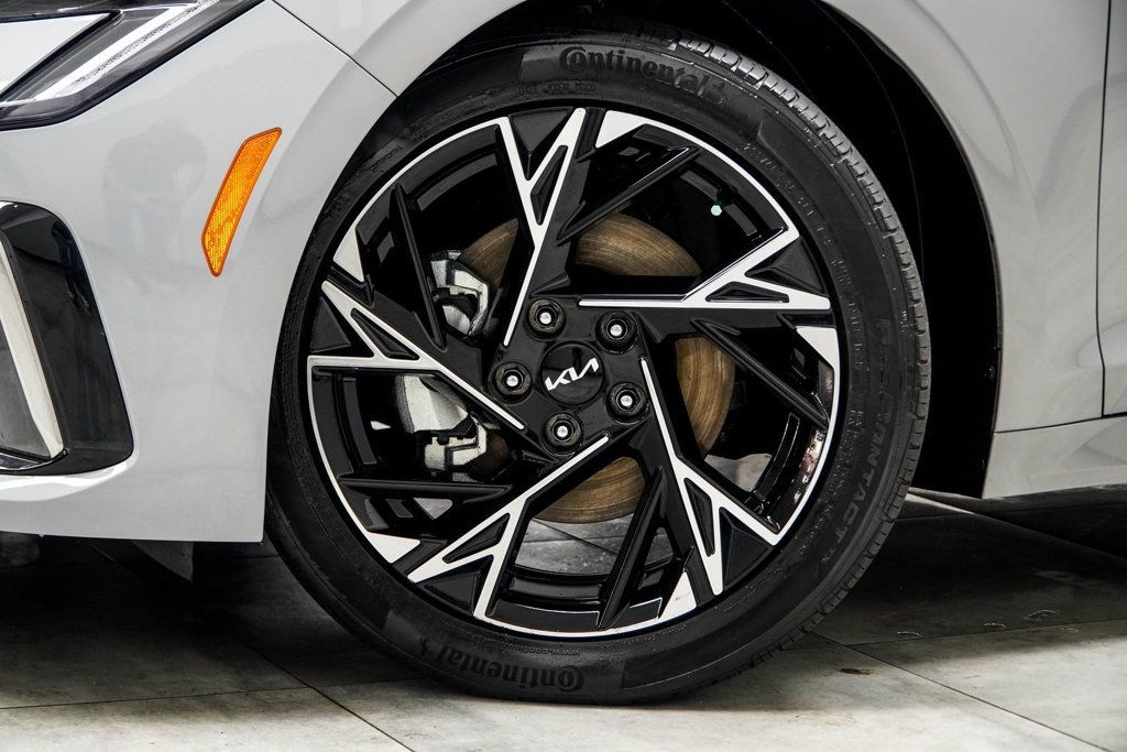 2025 Kia K5 GT-Line photo 3