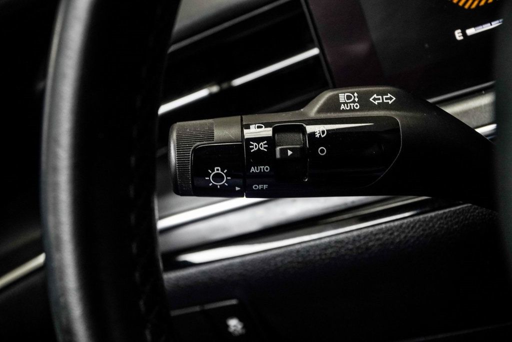 2025 Kia K5 GT-Line photo 30