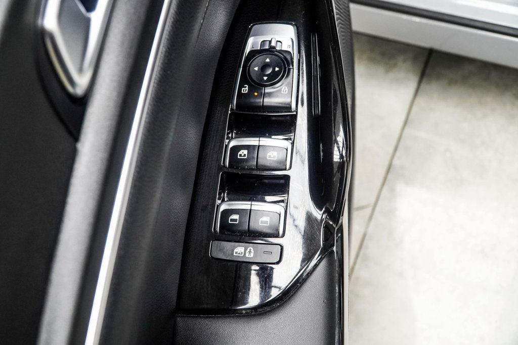 2025 Kia K5 GT-Line photo 33
