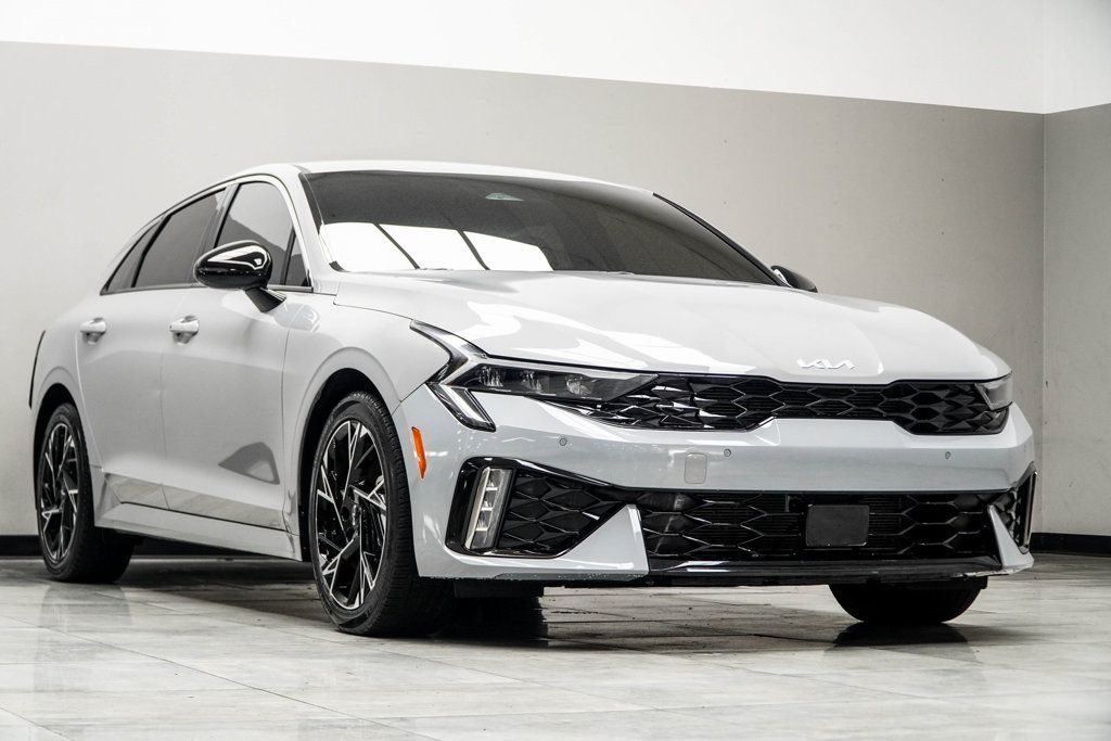 2025 Kia K5 GT-Line photo 4