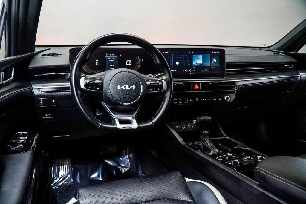 2025 Kia K5 GT-Line photo 5
