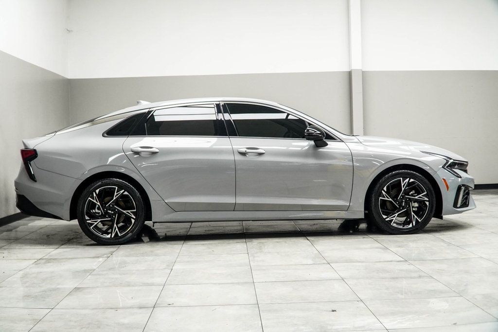 2025 Kia K5 GT-Line photo 6