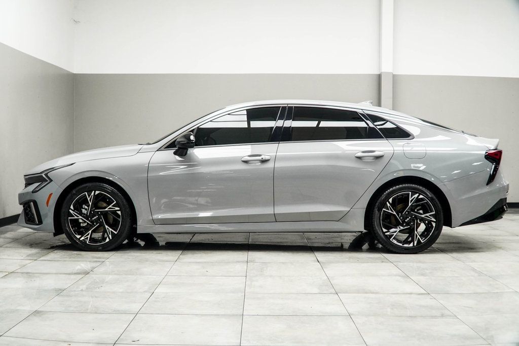 2025 Kia K5 GT-Line photo 8