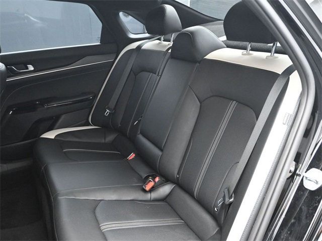 2025 Kia K5 GT-Line photo 9
