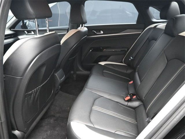 2025 Kia K5 GT-Line photo 10