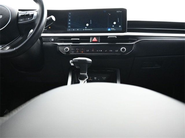 2025 Kia K5 GT-Line photo 14