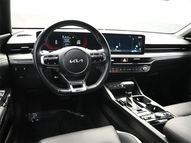 2025 Kia K5 GT-Line photo 17