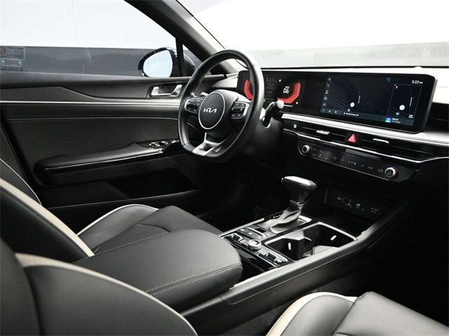 2025 Kia K5 GT-Line photo 18