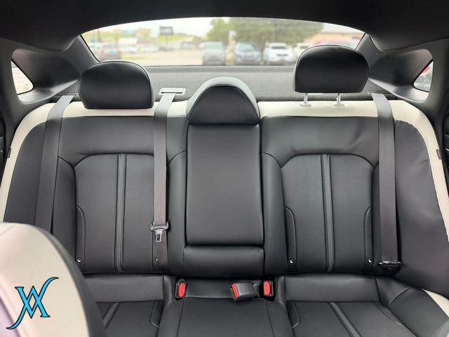 2025 Kia K5 GT-Line Sedan 4D - 23052424 - 24