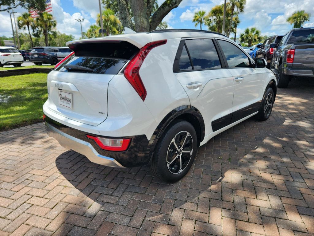 2025 Kia Niro SX photo 4