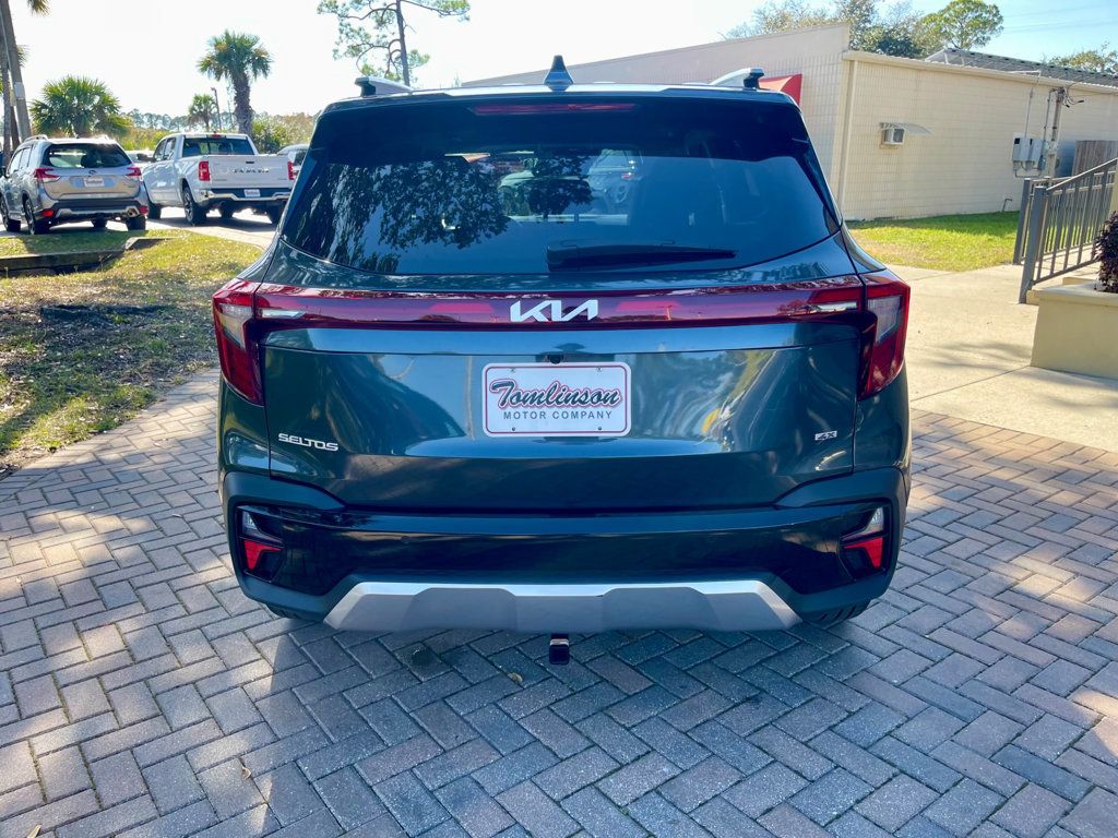 2025 Kia Seltos SX photo 3