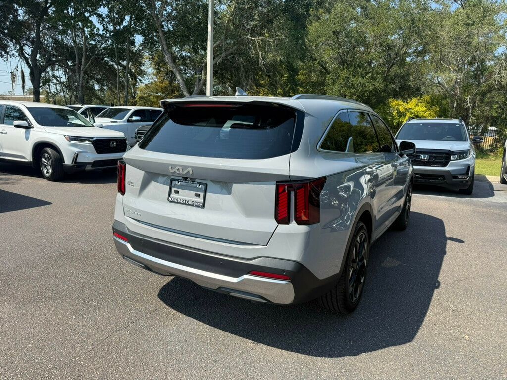 2025 Kia Sorento SX photo 10