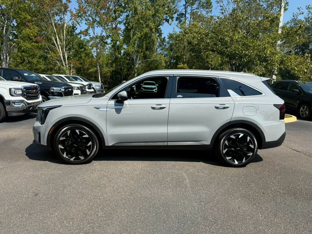 2025 Kia Sorento SX photo 2