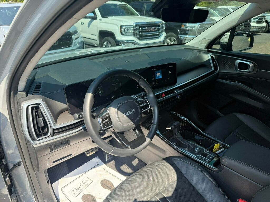 2025 Kia Sorento SX photo 3
