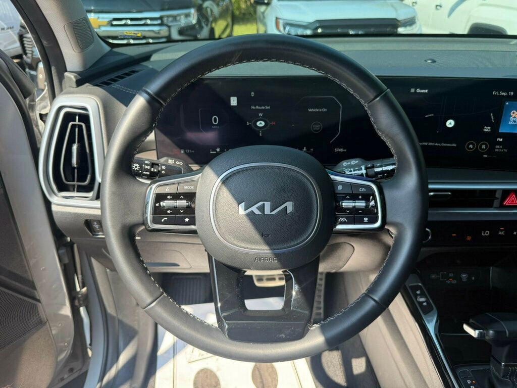 2025 Kia Sorento SX photo 5