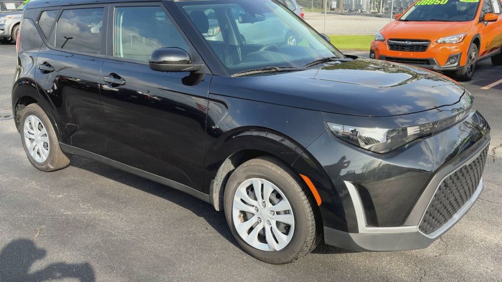 Kia Soul LX photo 2