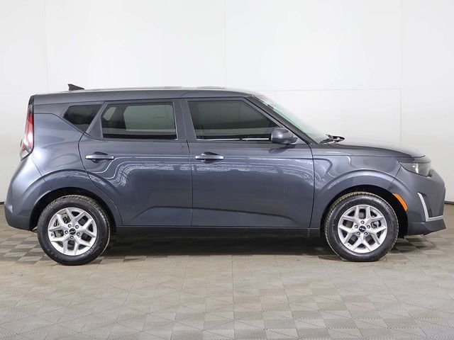 2025 Kia Soul LX FWD - 22988745 - 16