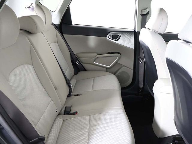 2025 Kia Soul LX FWD - 22988745 - 31
