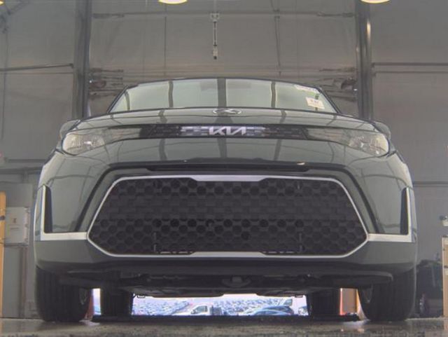 2025 Kia Soul LX FWD - 22988745 - 3